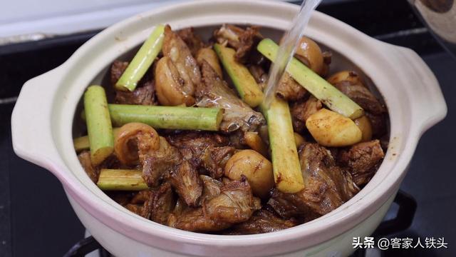 羊头怎么做好吃大全，羊头肉怎么做好吃（试试客家的一个传统做法）