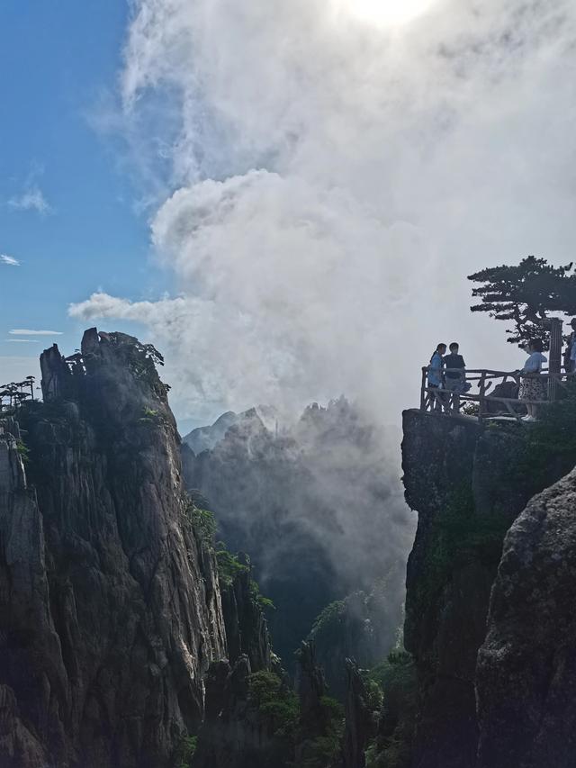 宏村旅游攻略，宏村旅游线路图（黄山风景区-宏村三天两晚旅游攻略）