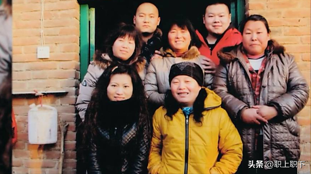 西单女孩上春晚，西单女孩哪年火的（85后农村人岳云鹏六次登上春晚）