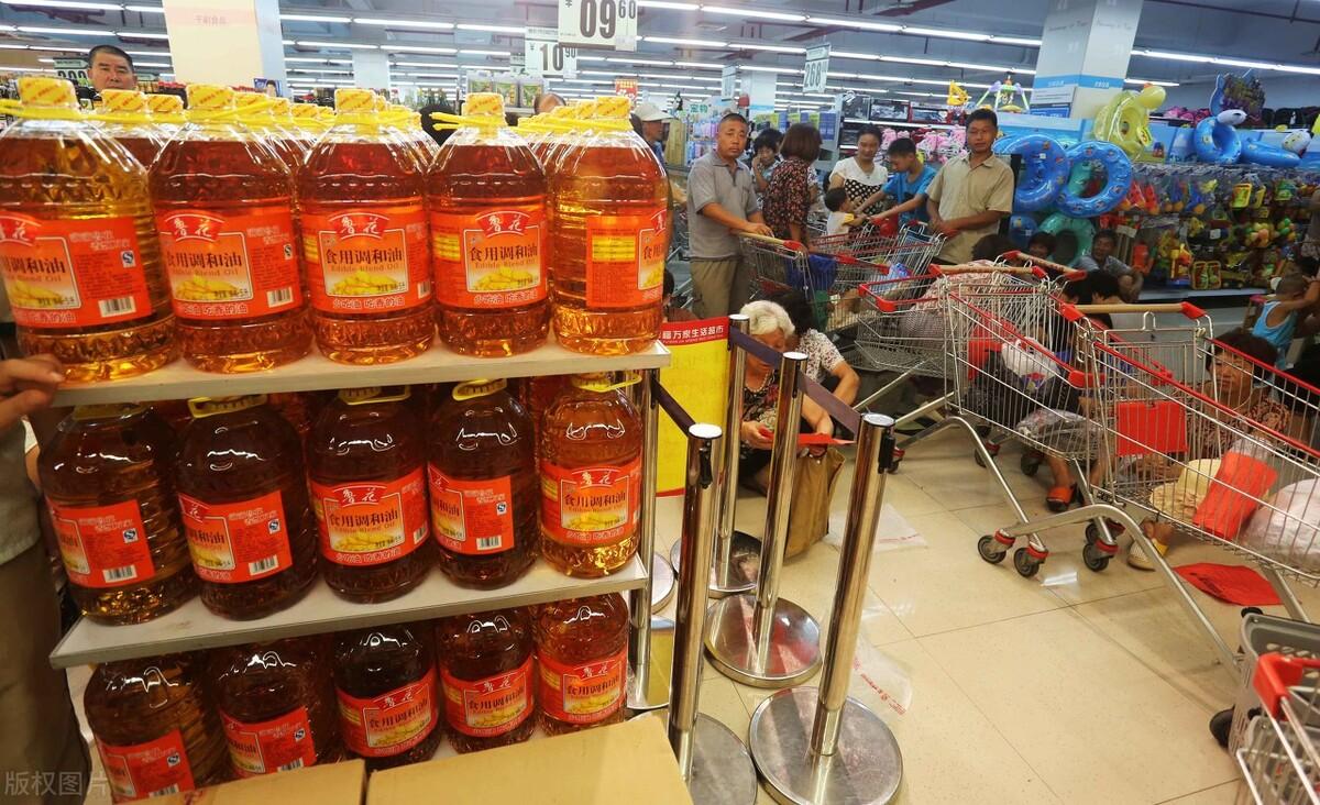 50岁女人做什么生意，79年属羊的女人做什么生意好（利用“人性弱点”）