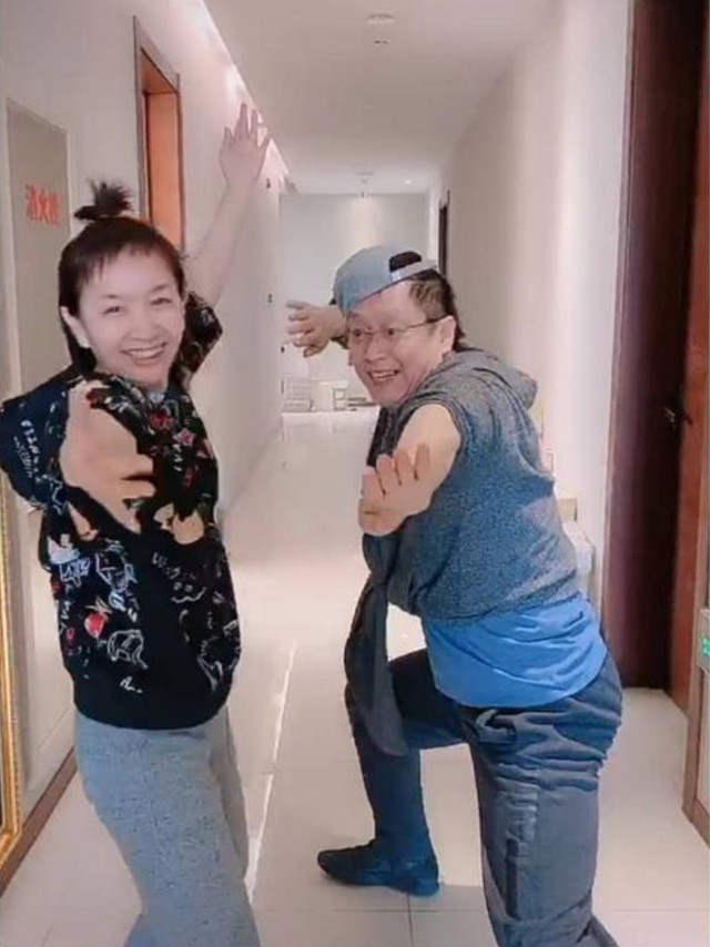 王芳个人资料简介，王芳个人资料（从情感主播到直播卖书一姐）