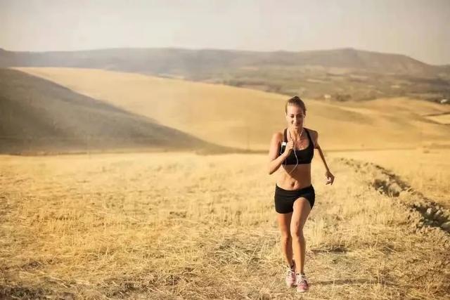 女人长期跑步对子宫的好处，女人经常跑步会对子宫有伤害么（女性最关心的3个问题。真相让你跑得更安心）