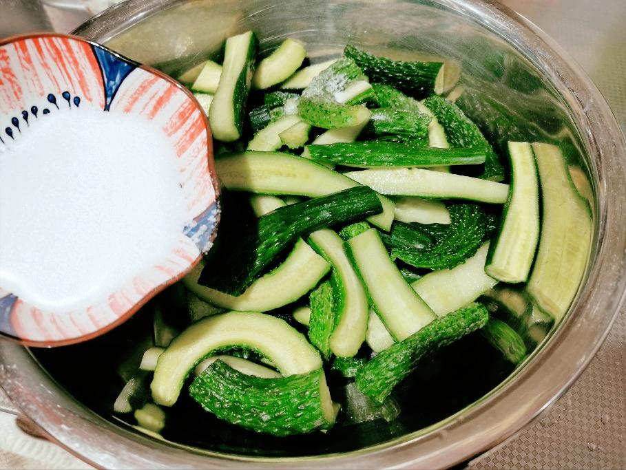 坛子泡黄瓜的腌制方法和配料，泡菜坛子可以泡黄瓜吗