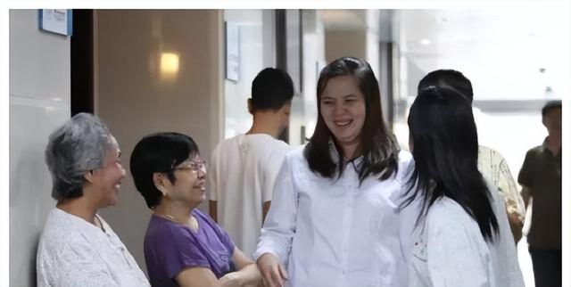 我的肚子是这样的，我的肚子是这样的作文（09年广东女子挺55公斤巨肚图片）