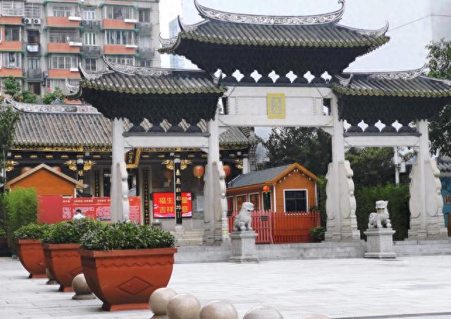 广州城隍庙，有趣亲民的土地神和拜亭中的神秘算盘！