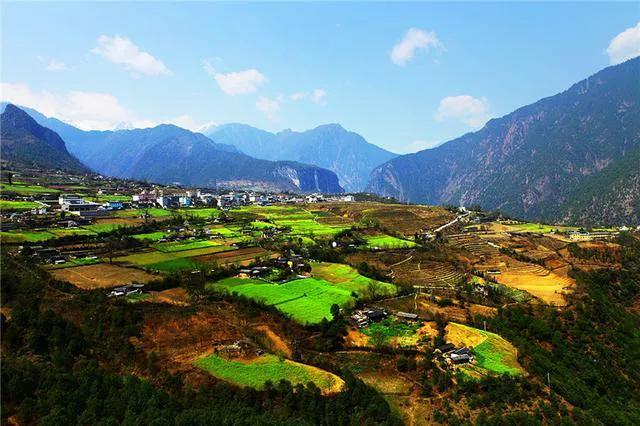 贡什么意思解释，贡字笔画笔顺（福贡、呈贡、贡山）