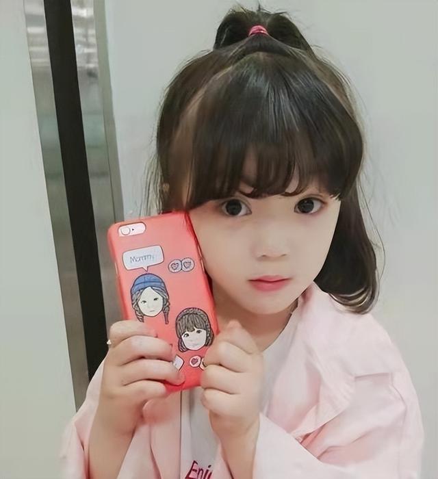 儿童头发怎么编好看简单好学，头发怎样编才好看儿童（小女孩简易梳头教程）