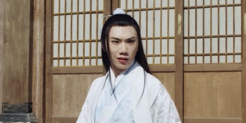 男主好友苏沉鱼,听名字也该是个玉树临风的主,但结果,也让人忍不住