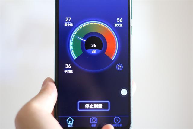 小米投影仪mini，装进背包里的移动影院
