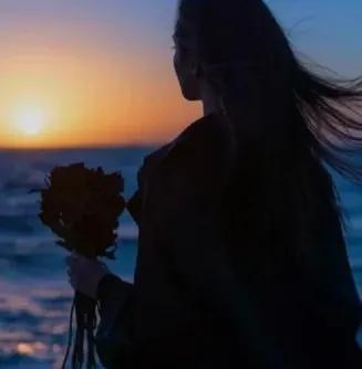 女头 压抑到最后是无声的崩溃，微信头像，女头 压抑到最后是无声的崩溃（微丧式头像女）