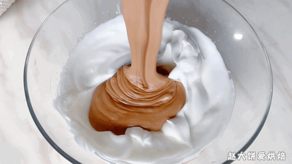 怎样做生日蛋糕，怎样做生日蛋糕的奶油（不用花钱订蛋糕）