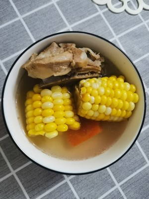 砂锅什么材质的好，金刚煲砂锅是什么材质（冬季煲汤砂锅选购指南）