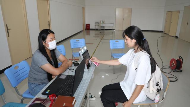河南水利与环境职业学院，2021级河南水利与环境职业学院新生开学时间和入学指南及入学军训考试（河南水利与环境职业学院7000余名小萌新来啦）