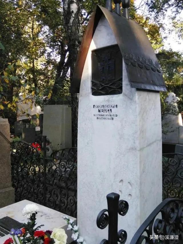 变色龙的作者，变色龙的作者是什么（戈尔巴乔夫将入葬的莫斯科新圣女公墓）