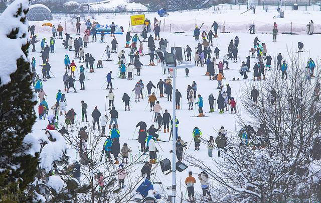 国内必去十大滑雪场滑雪，中国十大滑雪场排行榜（浙江家门口的六大滑雪场推荐）