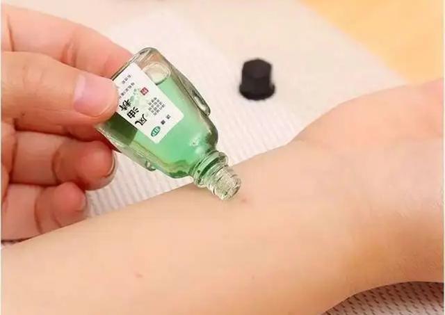 风油精怎么驱蚊子最有效，风油精的神奇妙用、夏天驱蚊好方法！（把1瓶风油精倒在生姜上）
