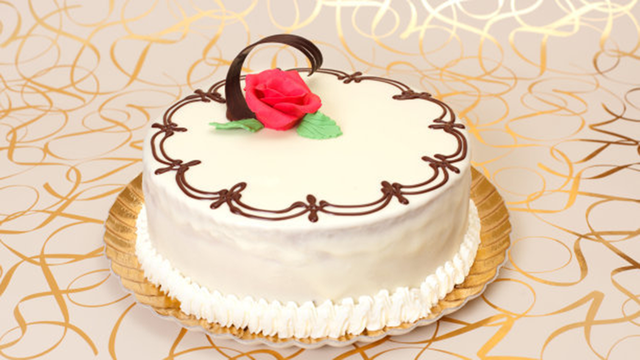 动物奶油和植物奶油哪个好，植物奶油和动物奶油的区别（买蛋糕时植物奶油、动物奶油哪种更好）