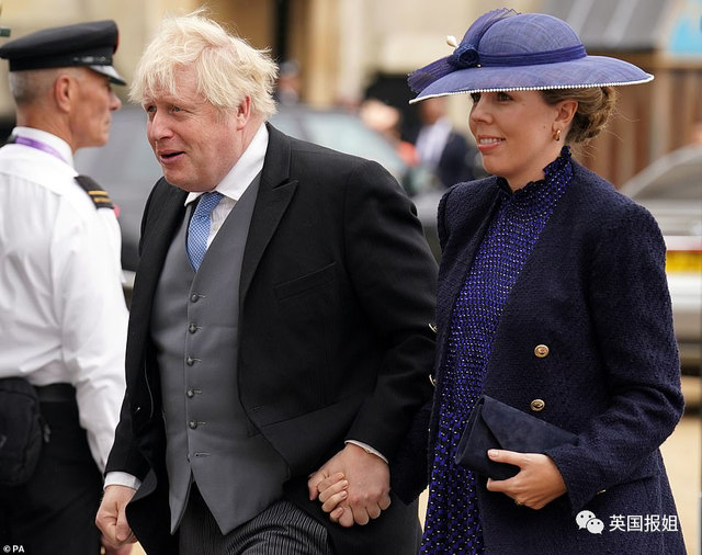 英国现任国王是谁，英国新任国王查尔斯简介（“70年太子”终于加冕成英国国王）
