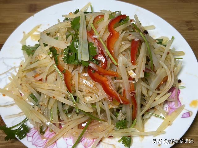 麻辣土豆丝的做法，麻辣土豆丝有哪些做法（土豆丝不要热炒了）