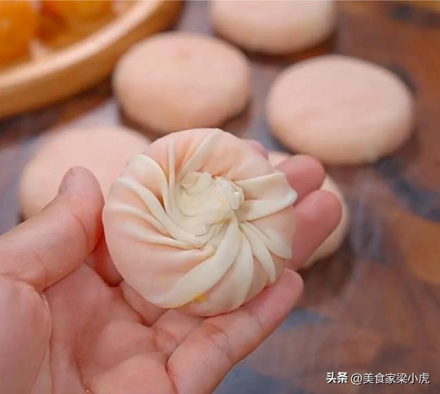 红薯饼怎么做好吃又简单，红薯饼怎么做好吃又简单没有糯米粉（上桌后大人孩子都抢着吃）