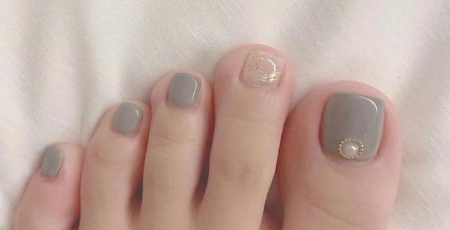 美甲脚趾方法步骤，脚趾甲美甲教程（脚趾甲美甲）