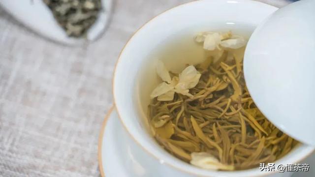 茉莉花茶6种人不要喝，茉莉花茶哪6种人不要喝（看这些爱花茶的名人如何啪啪打脸）