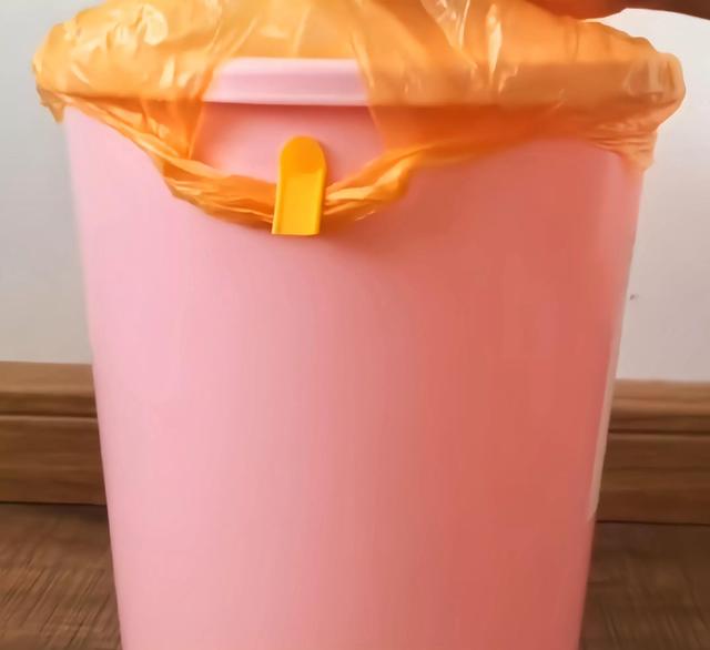 如何熨烫衣服，烫衣服的技巧（分享20个生活小妙招）