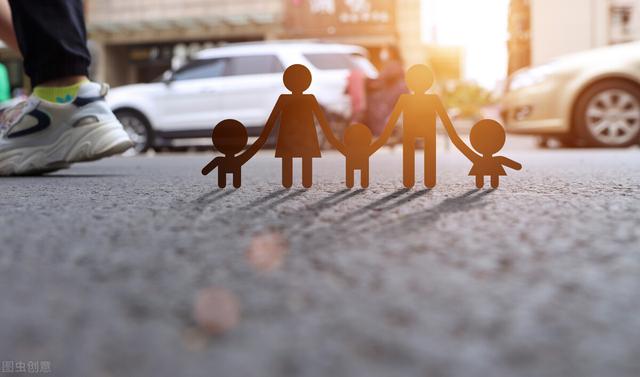 孩子早恋怎么办，如果发现女孩子早恋怎么办（孩子早恋了我们应该怎么办）