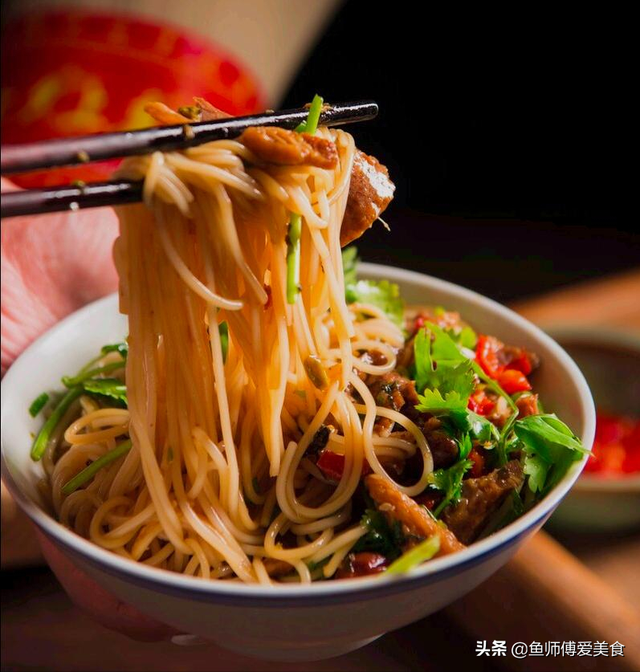 炸鱼丸子怎么做汤家常，炸鱼丸子怎么做汤家常做法（吃4样做2事忌3事）