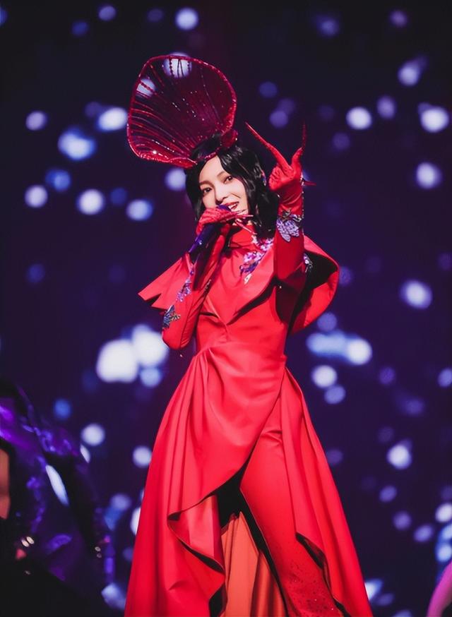 冯提莫个人资料，冯提莫个人资料身高（9位“矮个子”女星）