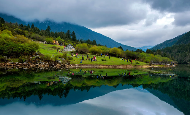 成都周边自驾看雪山，成都周边避暑胜地