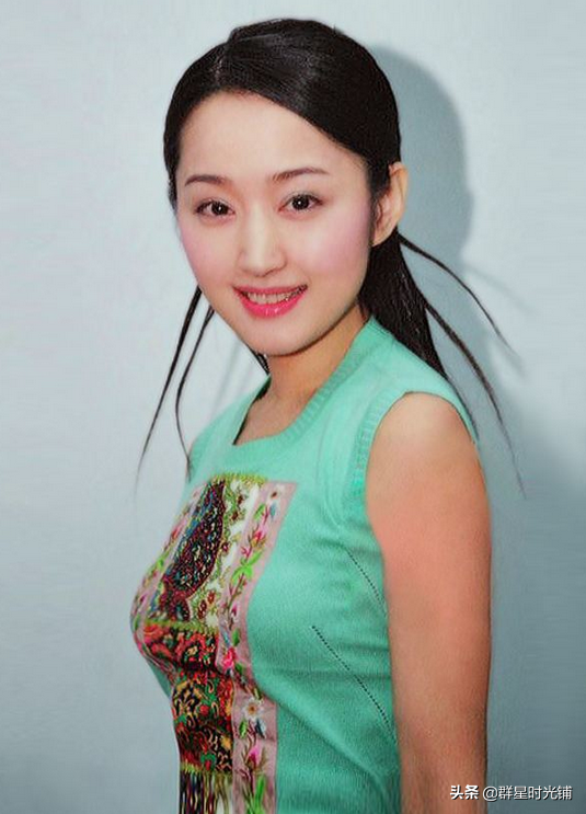 杨钰莹：24岁错爱一人葬送十年事业，如今51岁单身一人，无儿无女