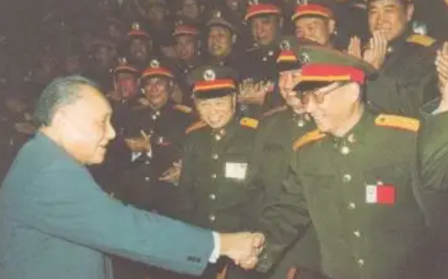 精兵简政的精是什么意思，精兵简政的精是什么意思字典上的解释（邓小平向全世界宣布裁军百万）