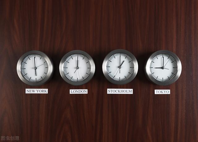 新疆和北京时差，新疆跟内地有几个小时的时差（到新疆千万不能相信干到天黑就下班这句话）