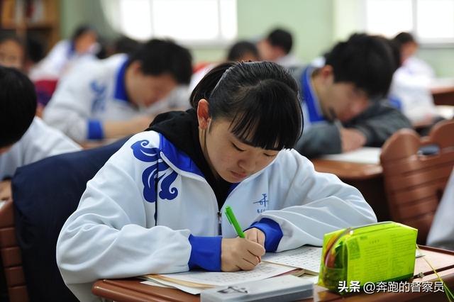 直角三角形斜边怎么算，直角三角形斜边怎么算面积（全等三角形的判定“斜边、直角边”讲解+例题解析）