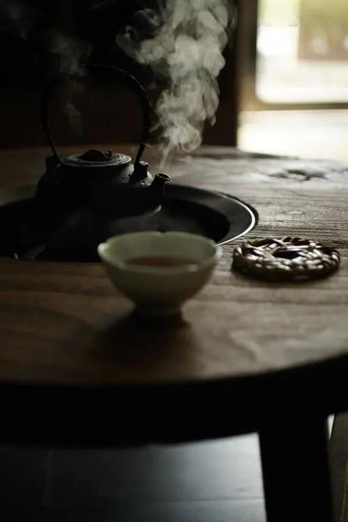 一日无书下一句是什么，一日无书,下一句是什么（散文：无事此静坐，一日当两日）