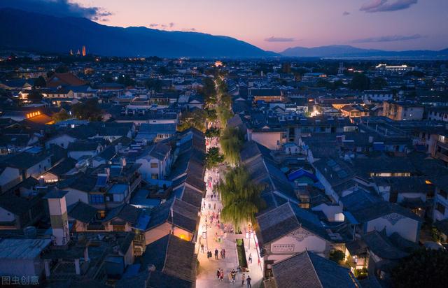 云南旅游必去的景点 云南旅游值得一去的10个地方推荐，云南旅游必去的景点（去过3个的都说‘美到窒息’）