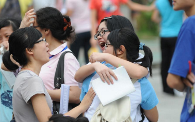 上海交通大学和复旦大学有三本吗，复旦大学和上海交通大学哪个更好（上海一所改名失败的大学）