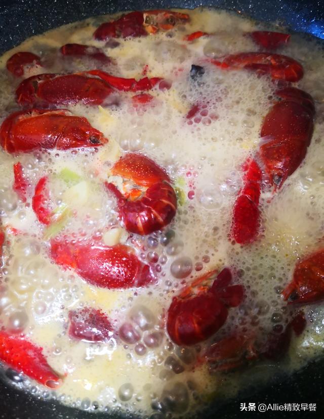 煮小龙虾的方法和教程，如何煮小龙虾好吃又简单（从挑到煮超详细分享）