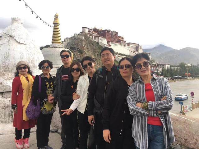 有什么成语描写赞美拉萨的天空，形容拉萨的天空的词语（天上西藏大美于行）