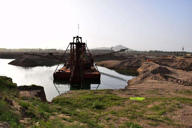 关于泥沙介绍，泥沙怎么形成的（为何国家不清理河底泥沙）
