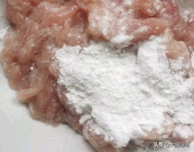 肉丝怎么炒才嫩，鱼香肉丝怎样炒好吃（学会3个技巧）