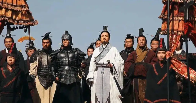 鸿门宴讲了一个什么故事，鸿门宴的故事主要讲了什么（项羽当时占尽优势）