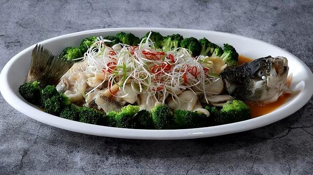 烤鱼用什么鱼最好，什么鱼做烤鱼好吃（错过了就要等一年）