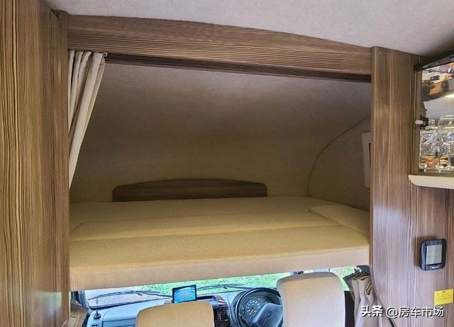 柴油轻卡汽车大全，解放轻卡3.5米最新款（丰田四驱版轻卡房车）