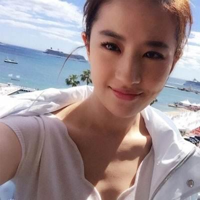 "神仙姐姐"刘亦菲：外貌出色被挖掘，后拍戏太过敬业，多次险丢命