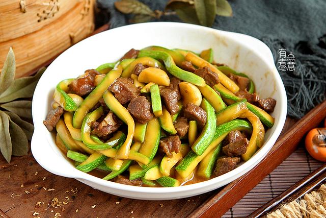 鸡肚是鸡的什么部位，鸡肚是什么部位（准备好8道“意头”菜）