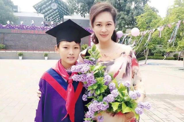 梦见山崩海啸什么意思，梦见山崩海啸,洪水滔天是怎么回事（与刘晓庆结婚离婚）