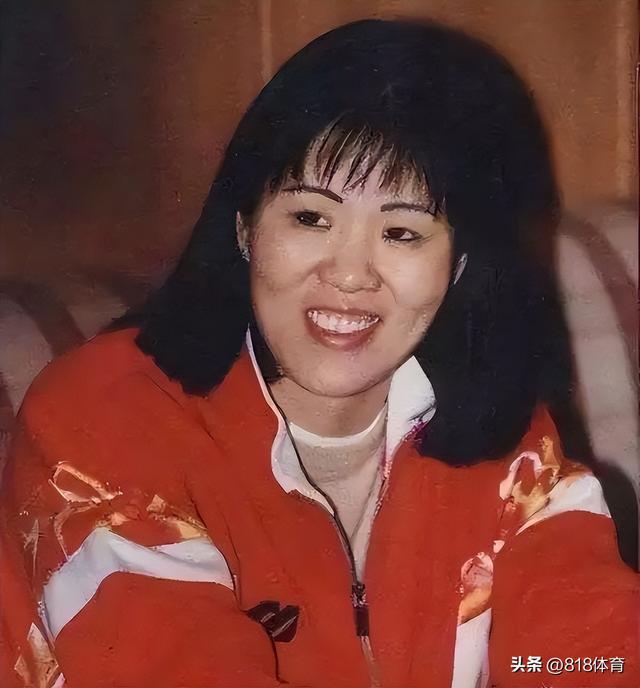 女排总教练郎平简介，郎平曾热恋1米96美国博士,96年奥运摘银被求婚,她为女排婉拒