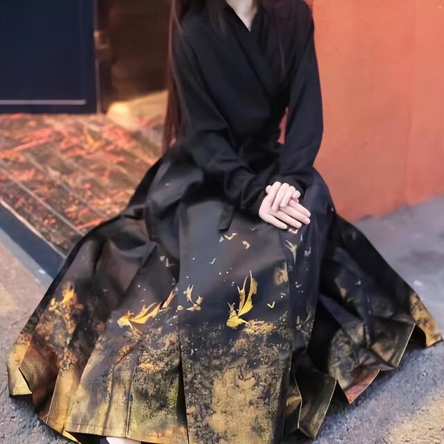 马面裙应该怎么穿，马面裙怎么穿才能不拖地（最近火了一种穿法叫“上面西装）